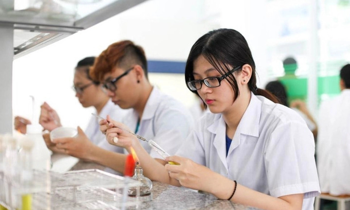 Thích ngành Y học cổ truyền nên theo học trường nào?