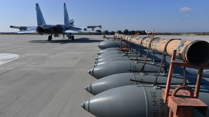 Nga chế tạo bom lượn giúp chiến đấu cơ 'xuyên thủng' lưới phòng không Ukraine