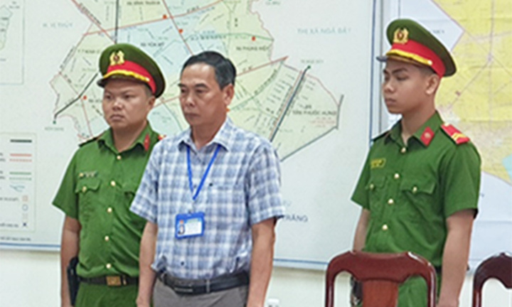 Hậu Giang: Bắt giam Phó Chủ tịch UBND huyện Phụng Hiệp
