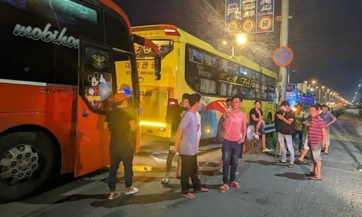 Xe không dán phù hiệu bị xử phạt thế nào? 