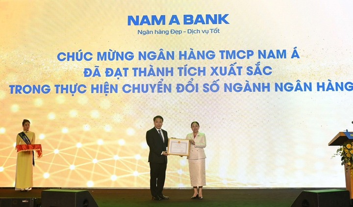 Nam A Bank – Ngân hàng chuyển đổi số của năm