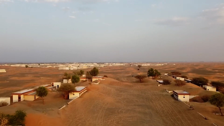 Bí ẩn 'thị trấn ma' xuất hiện ban ngày, ban đêm mất dấu vết