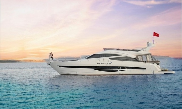 Sự thật về chung cư dát vàng, xe sang, du thuyền đại hạ giá