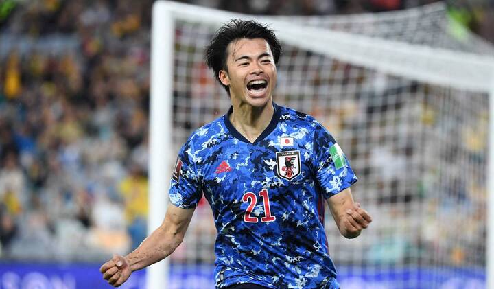 HLV Nhật Bản bỏ 2 sao Ngoại Hạng Anh khỏi đội hình đấu tuyển Việt Nam