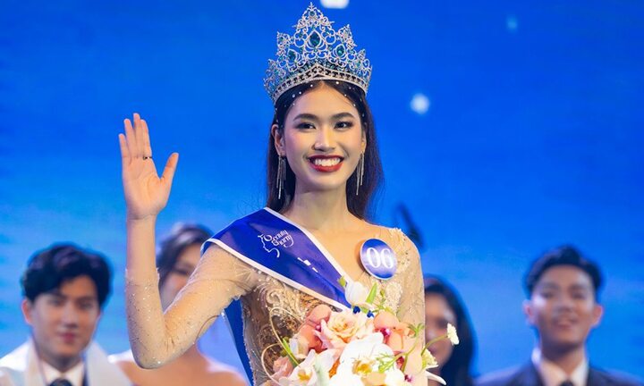 Tân Hoa khôi Ngoại thương sở hữu chiều cao gần 1m80