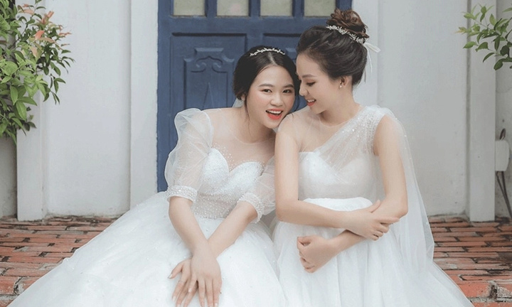 Chỉ vì mặc váy trắng quá đẹp mà tôi bị bạn thân đuổi khỏi đám cưới của cô ấy