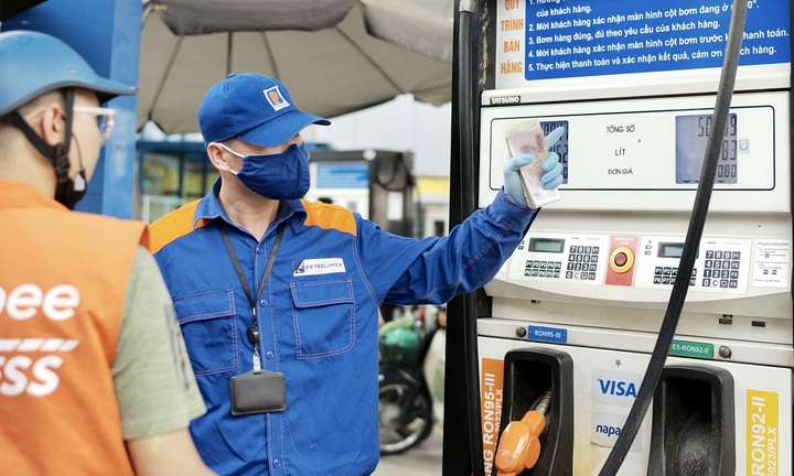 Giá xăng hôm nay có thể tăng 500 đồng/lít