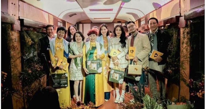 Chuyến tàu thanh xuân mãi mãi: Tôn vinh giá trị truyền thống và gắn kết thế hệ