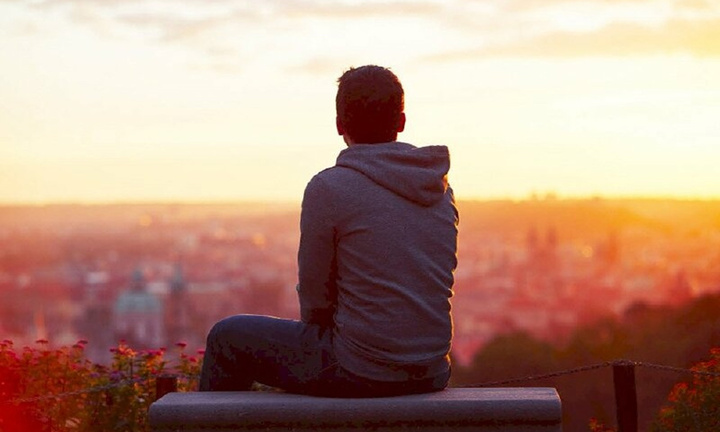 Sợ bị bạn gái bỏ khi biết tôi tốt nghiệp đại học nhiều năm vẫn chỉ làm shipper