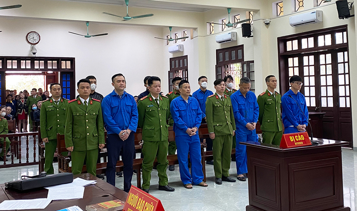 Cựu Trưởng Công an quận Đồ Sơn và đồng phạm hầu toà vụ tha bổng nhóm bay lắc