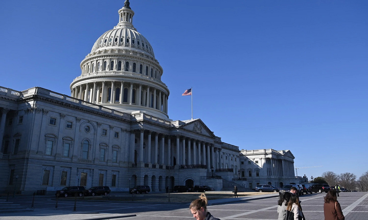 Hạ viện Mỹ thông qua dư luật ngân sách ngăn chính phủ đóng cửa