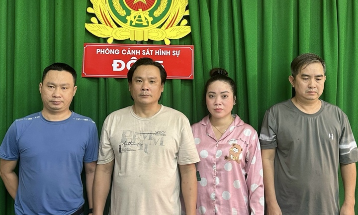 TP.HCM: Bắt khẩn cấp hai anh em điều hành nhà hàng có gần 40 tiếp viên bán dâm