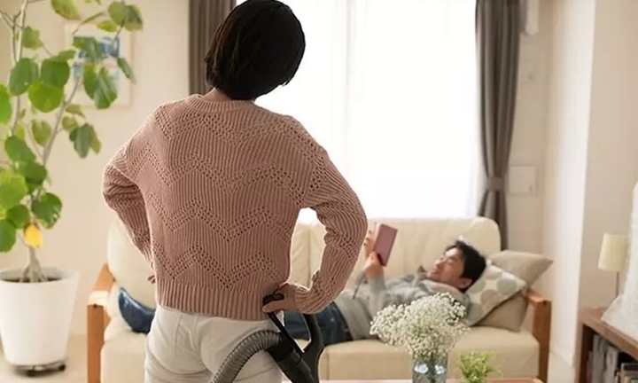 Chồng quá lười, mẹ chồng khuyên ly hôn nhưng tôi tiếc vì anh chưa ngoại tình