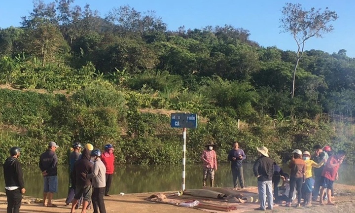 Ra đập nước tắm, 4 nữ sinh chết đuối thương tâm