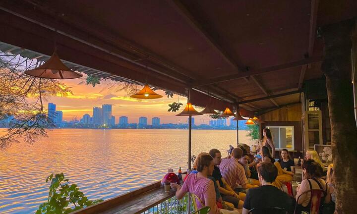 Mách bạn những quán cà phê view bờ hồ cực xịn ở Hà Nội