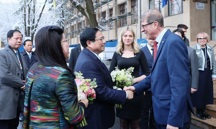 Thủ tướng Phạm Minh Chính thăm lại trường xưa - Đại học Xây dựng Bucharest