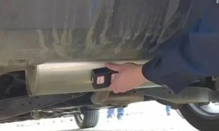 'Bà trùm' đội xe vận tải lén gắn GPS lên cả đội xe cảnh sát để né chốt kiểm tra