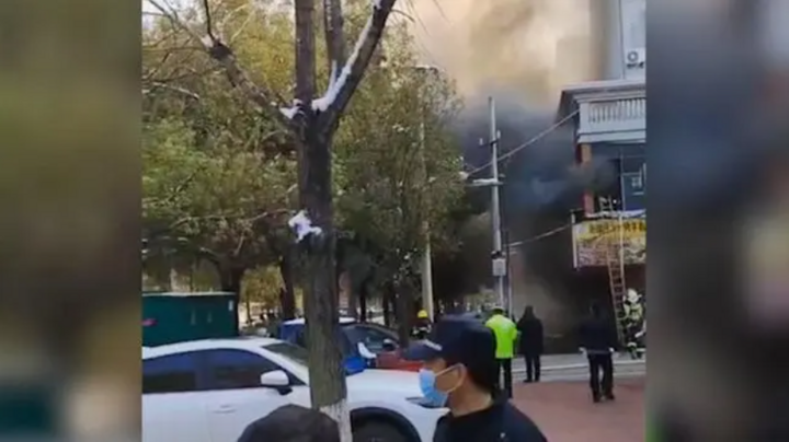 Cháy khu mua sắm ở Trung Quốc, 39 người chết