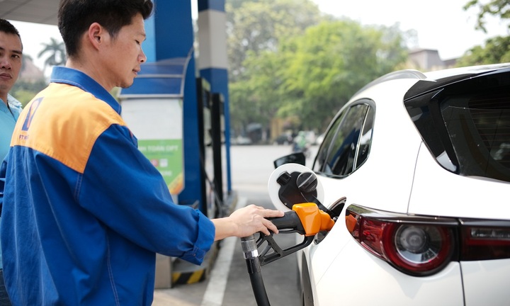 Giá xăng hôm nay 25/1 có thể tăng đến 900 đồng/lít