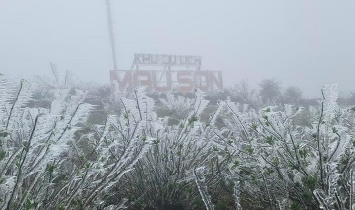 Rét buốt bao trùm miền Bắc, đỉnh Mẫu Sơn xuống -2,5 độ C