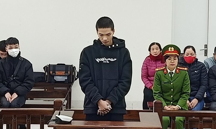 Buôn pháo trên mạng, nam sinh lĩnh 12 tháng tù
