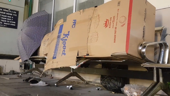 Muôn kiểu chống rét của người Hà Nội