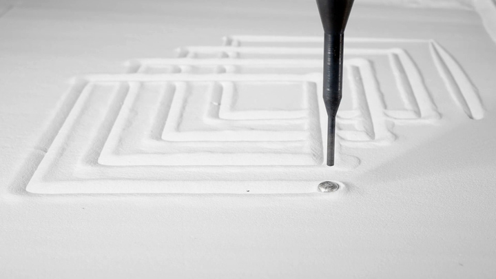 Cỗ máy in 3D đồ nội thất bằng kim loại lỏng