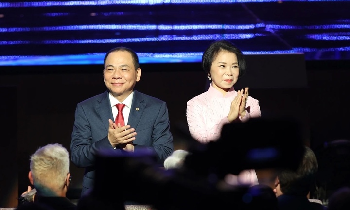 Những cặp vợ chồng doanh nhân Việt giàu có, quyền lực