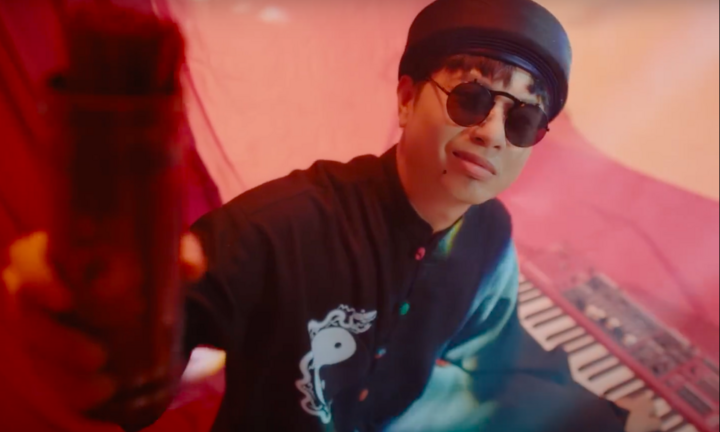 Dương Cầm lần đầu hoá thầy bói, xem quẻ tình duyên cho Sao mai Hồng Duyên