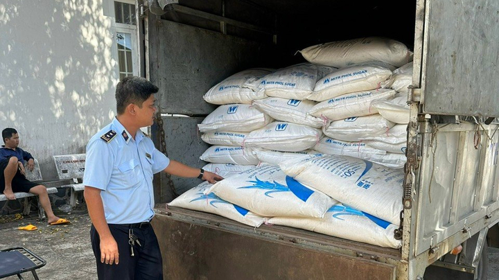 Đường lậu tràn ra thị trường, người tiêu dùng nguy cơ rước bệnh