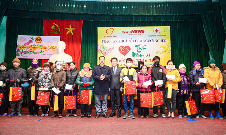 VTC News trao quà Tết cho 200 hộ nghèo ở Thái Bình