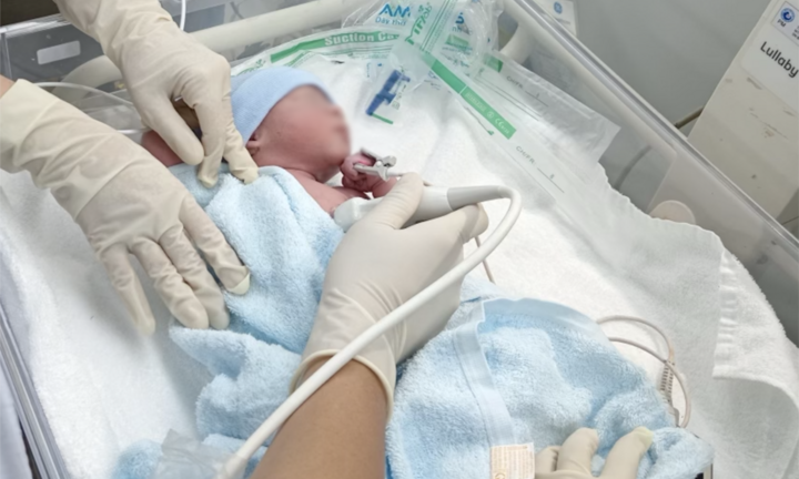 Thai nhi được thông van tim xuyên bào thai đầu tiên ở Việt Nam chào đời 