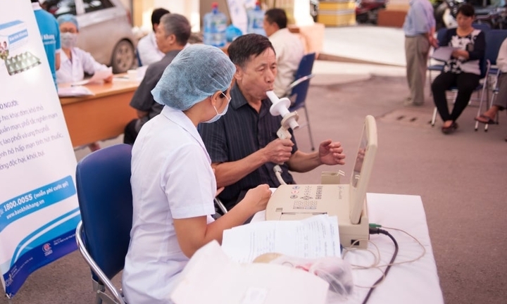 2 năm liên tiếp không có thưởng, nhiều nhân viên y tế ngậm ngùi vay tiền sắm Tết