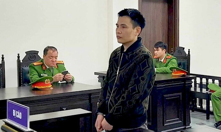 Tài xế lái ô tô vào đường cấm, hất công an lên nắp capo lĩnh hơn 14 năm tù