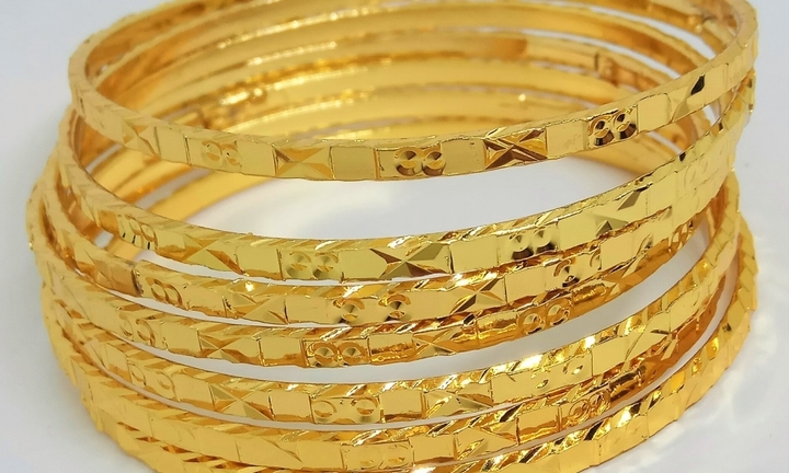 1 chỉ vàng 18K giá bao nhiêu?