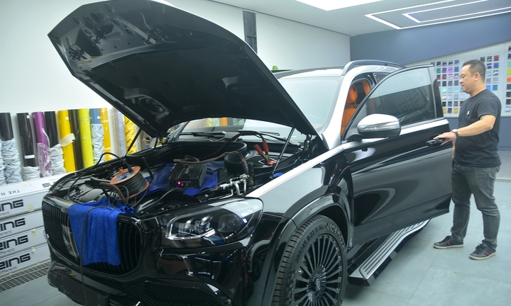 Dân TP.HCM chi tiền tỷ làm đẹp ‘xế cưng’ chơi Tết