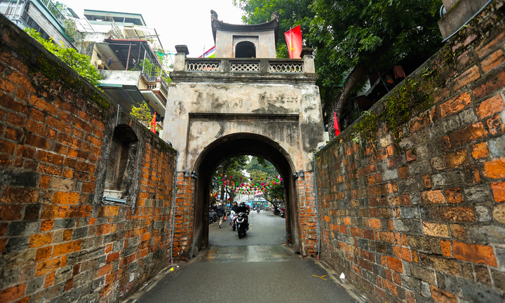 Ngắm di tích Ô Quan Chưởng gần 300 năm tuổi của Thủ đô