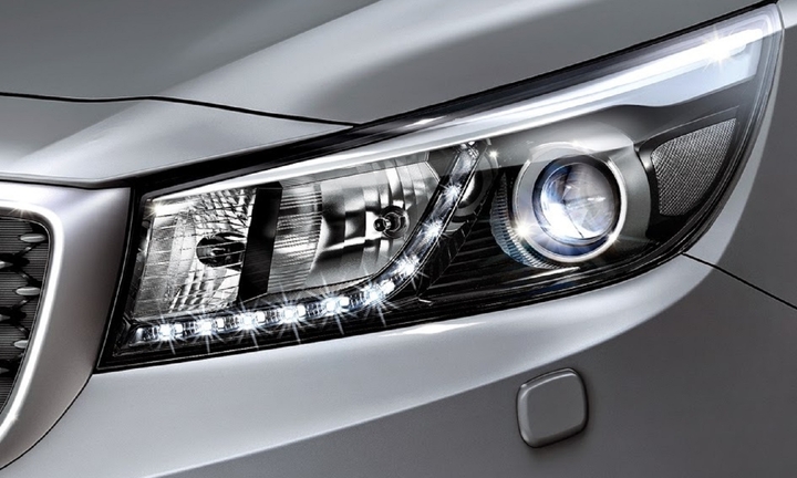 Có nên lắp cảm biến tự bật đèn ô tô?