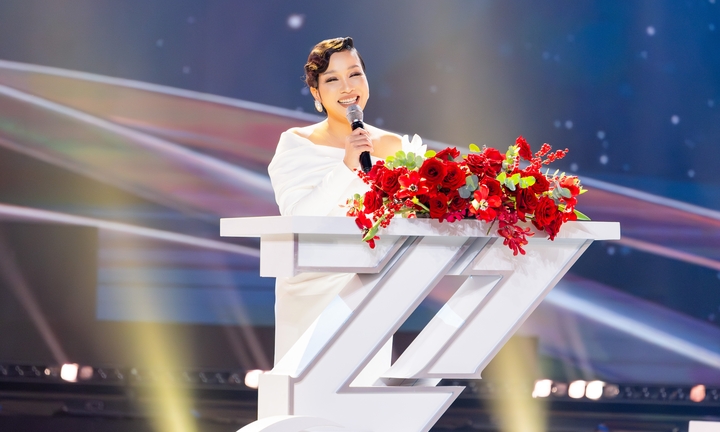 Nhận giải 'Chị đẹp của năm', diva Mỹ Linh nói gì?