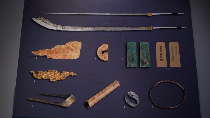 Chiêm ngưỡng 4 bảo vật quốc gia tại Hoàng thành Thăng Long 