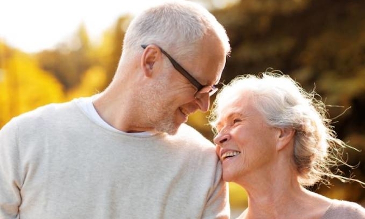 Vì sao phụ nữ sống thọ hơn nam giới?