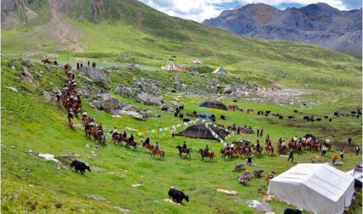 Thành phố kỳ lạ ở Trung Quốc, nghìn năm không trồng bất cứ cây xanh nào