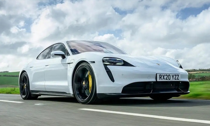 Top 10 xe thể thao điện tốt nhất 2023