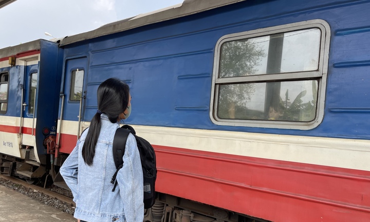 Bâng khuâng chuyến tàu chiều cuối năm