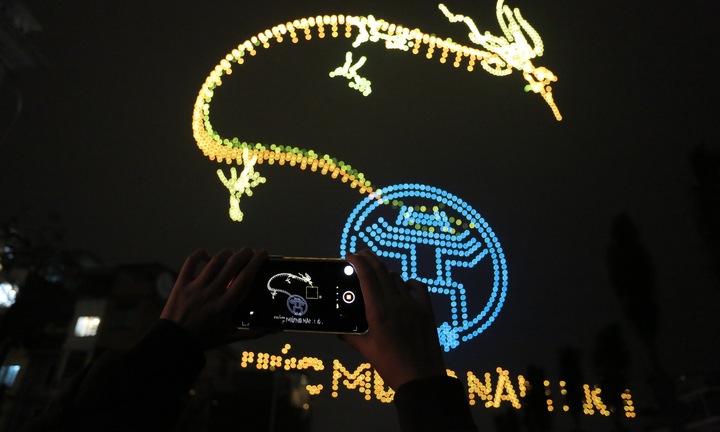  2.024 máy bay không người lái thắp sáng bầu trời Thủ đô chào năm mới Giáp Thìn