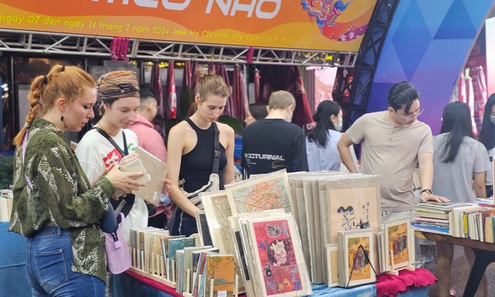 Dự báo thời tiết mùng 2 Tết: TP.HCM ít mây, trời nắng nóng