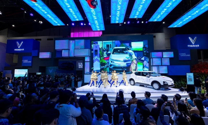 Cận cảnh những mẫu SUV VinFast tay lái nghịch lần đầu lộ diện tại Indonesia