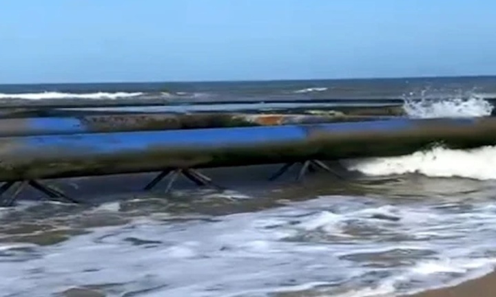 Phát hiện vật thể lạ trôi dạt vào bờ biển Thừa Thiên - Huế