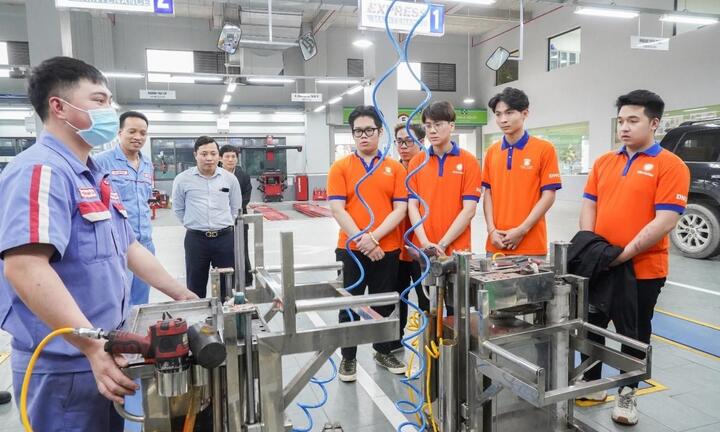 Học ngành Công nghệ kỹ thuật ô tô ra trường làm công việc gì?