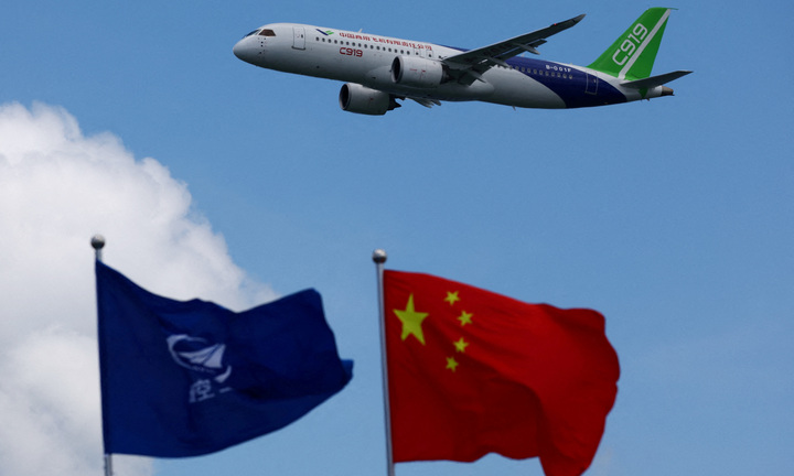 Máy bay chở khách Trung Quốc ký được hợp đồng lớn